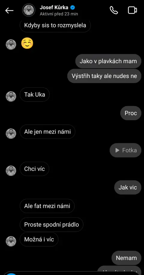 Konverzace Josefa Kůrky s nezletilou — screenshot 04 z 21